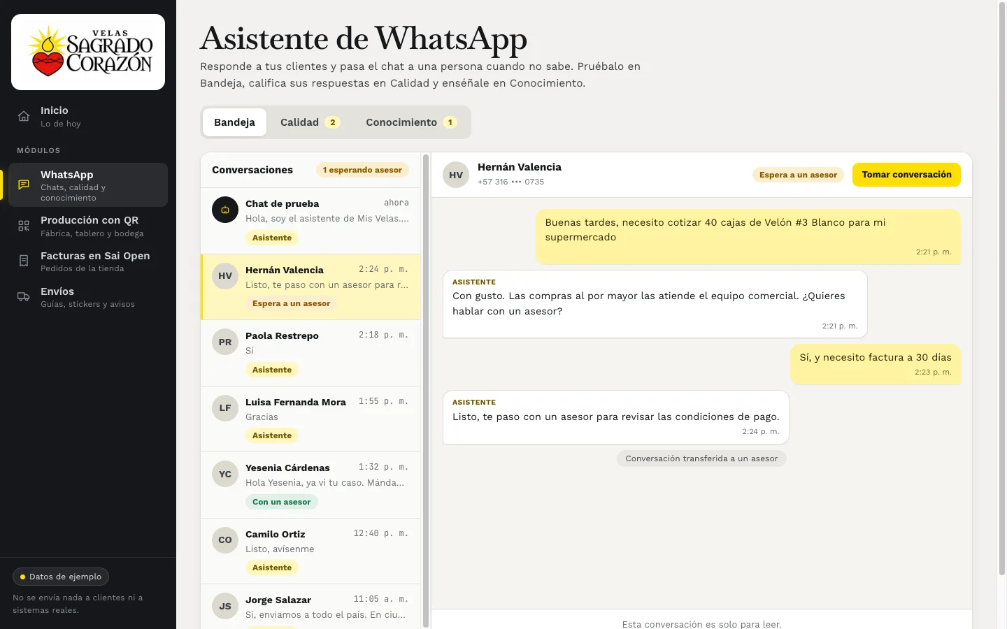 Bandeja de WhatsApp del demo con una conversación transferida a un asesor